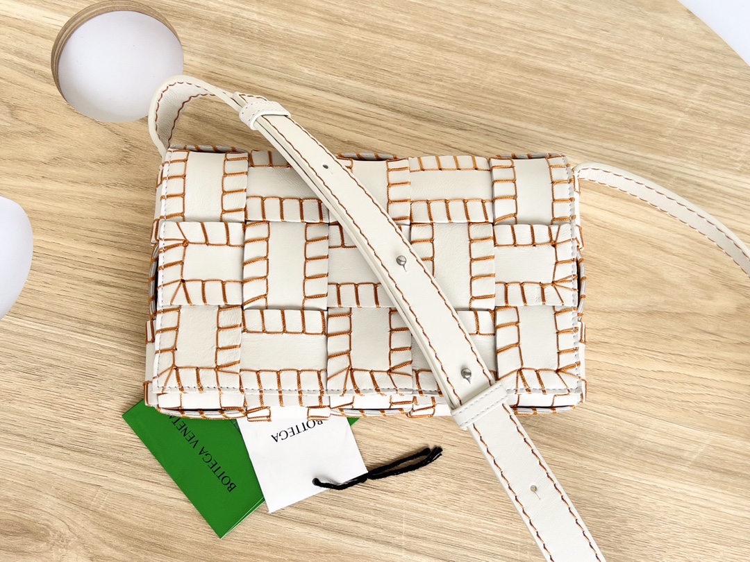 b0tte*a Ven*ta cassette bag-23x15x6cm