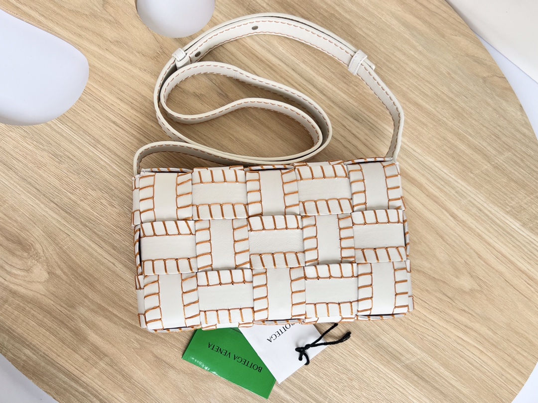 b0tte*a Ven*ta cassette bag-23x15x6cm