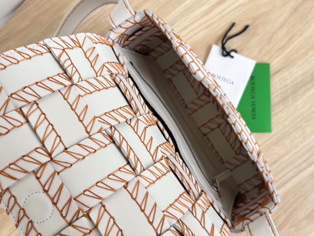 b0tte*a Ven*ta cassette bag-23x15x6cm