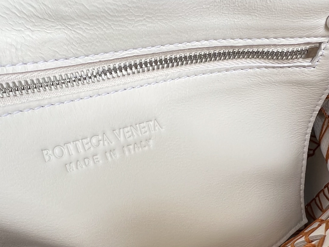 b0tte*a Ven*ta cassette bag-23x15x6cm