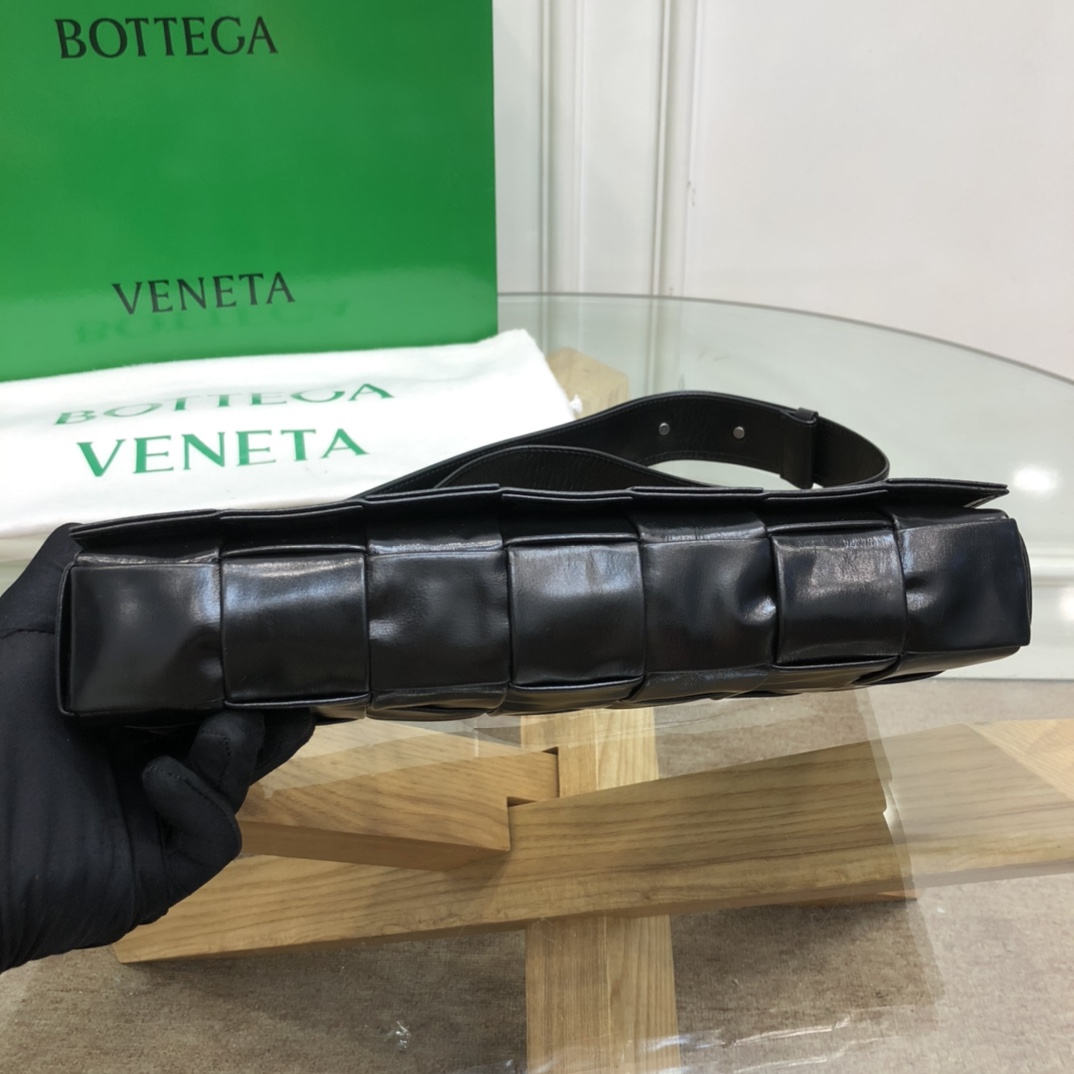 b0tte*a Ven*ta belt cassette bag-14*28*4cm