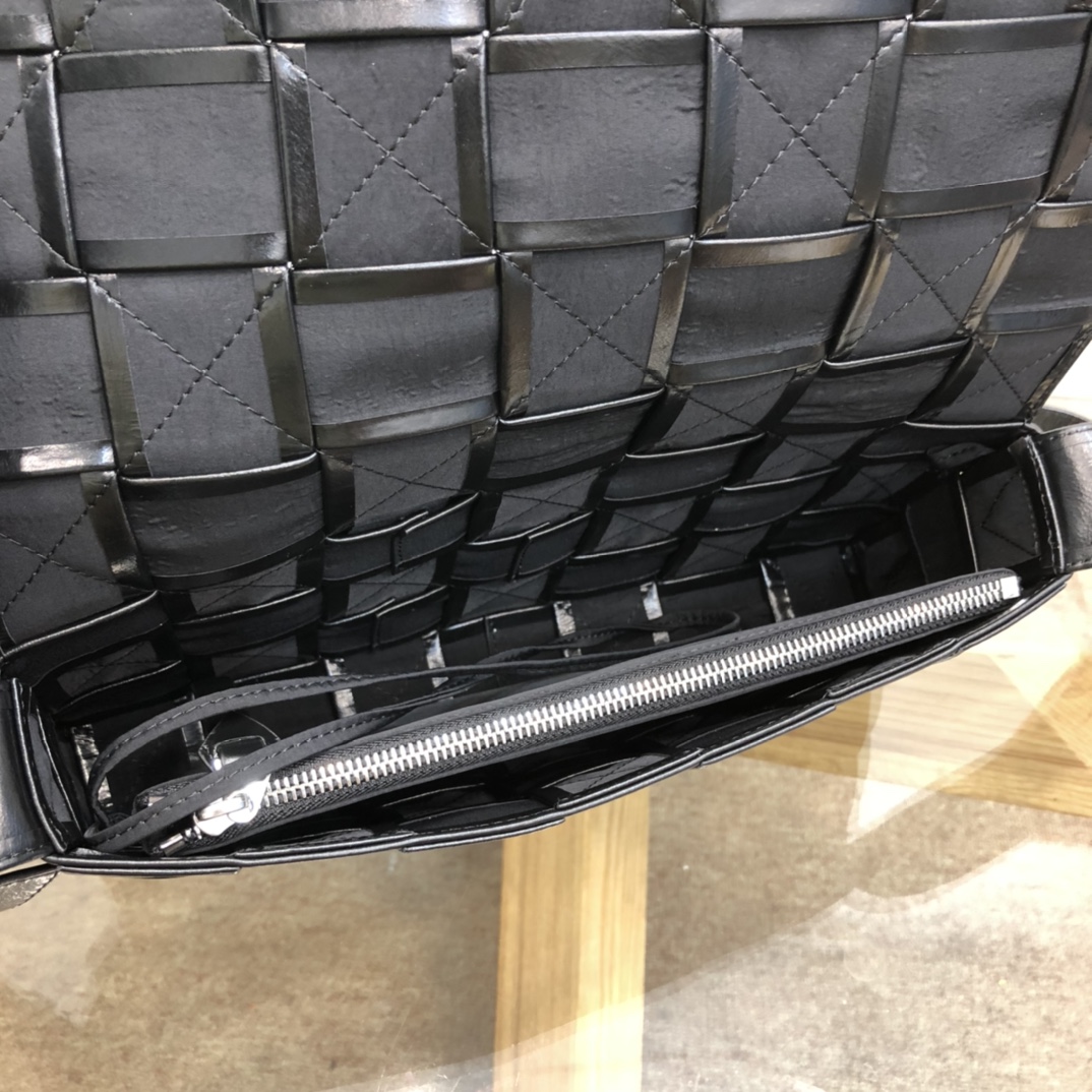b0tte*a Ven*ta belt cassette bag-14*28*4cm
