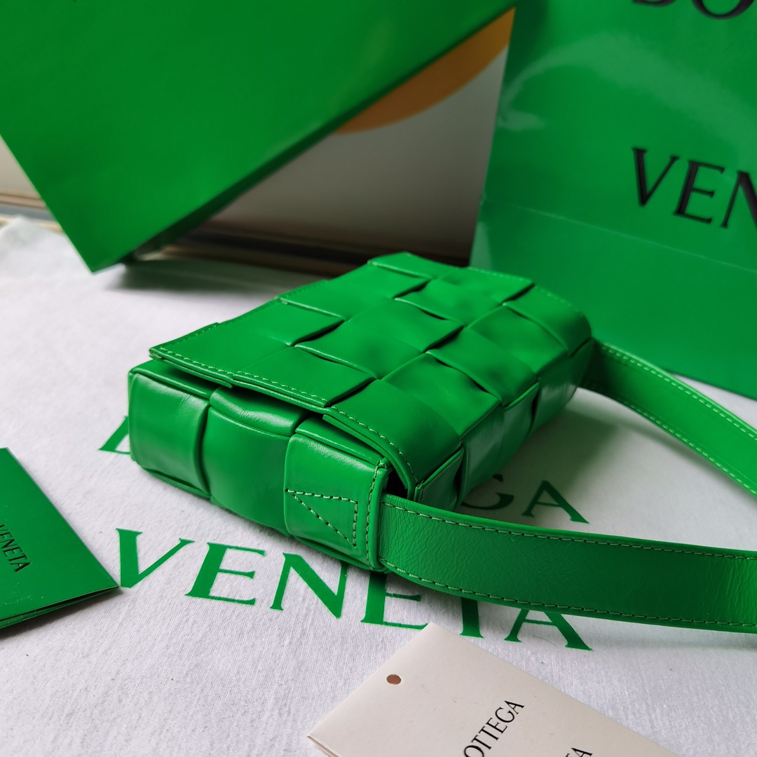b0tte*a Ven*ta cassette bag-17.5x10.5x3.5cm