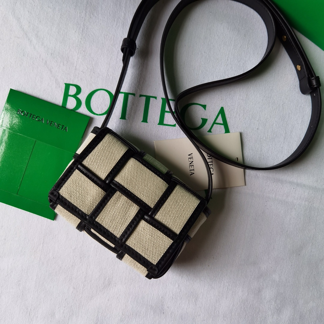 b0tte*a Ven*ta cassette bag-12x8x4cm