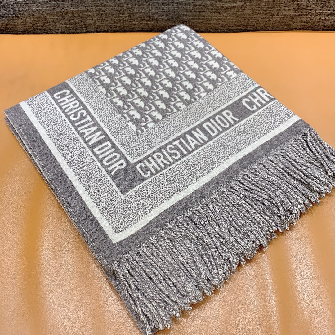 D*or printed shawl-140 x 140cm