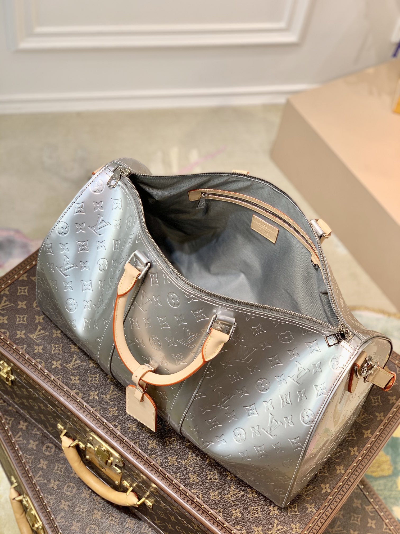 l0*is V*t0n keepall bandouliÈre 50-50 x 29 x 23cm