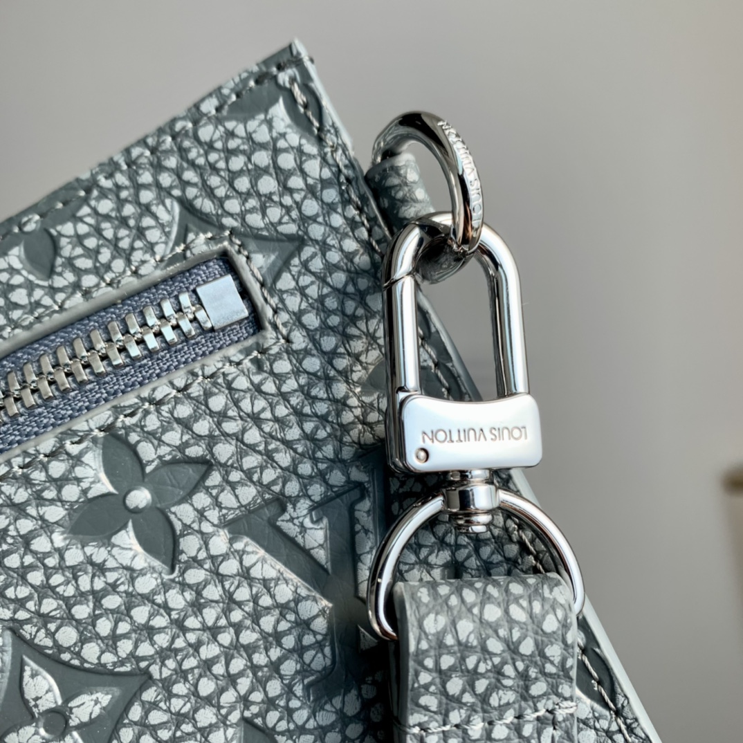 l0*is V*t0n m81556 pouch-29*15*9cm