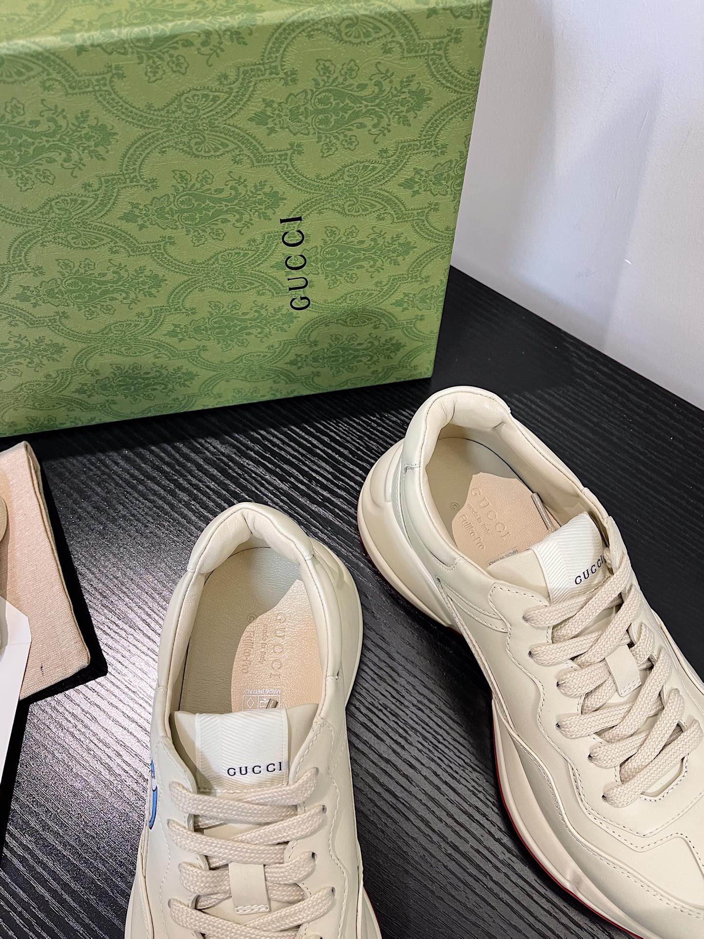 G*u*i rhyton leather sneaker