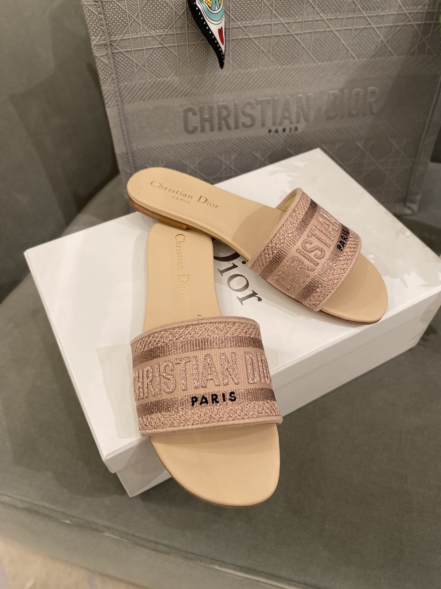D*or slippers