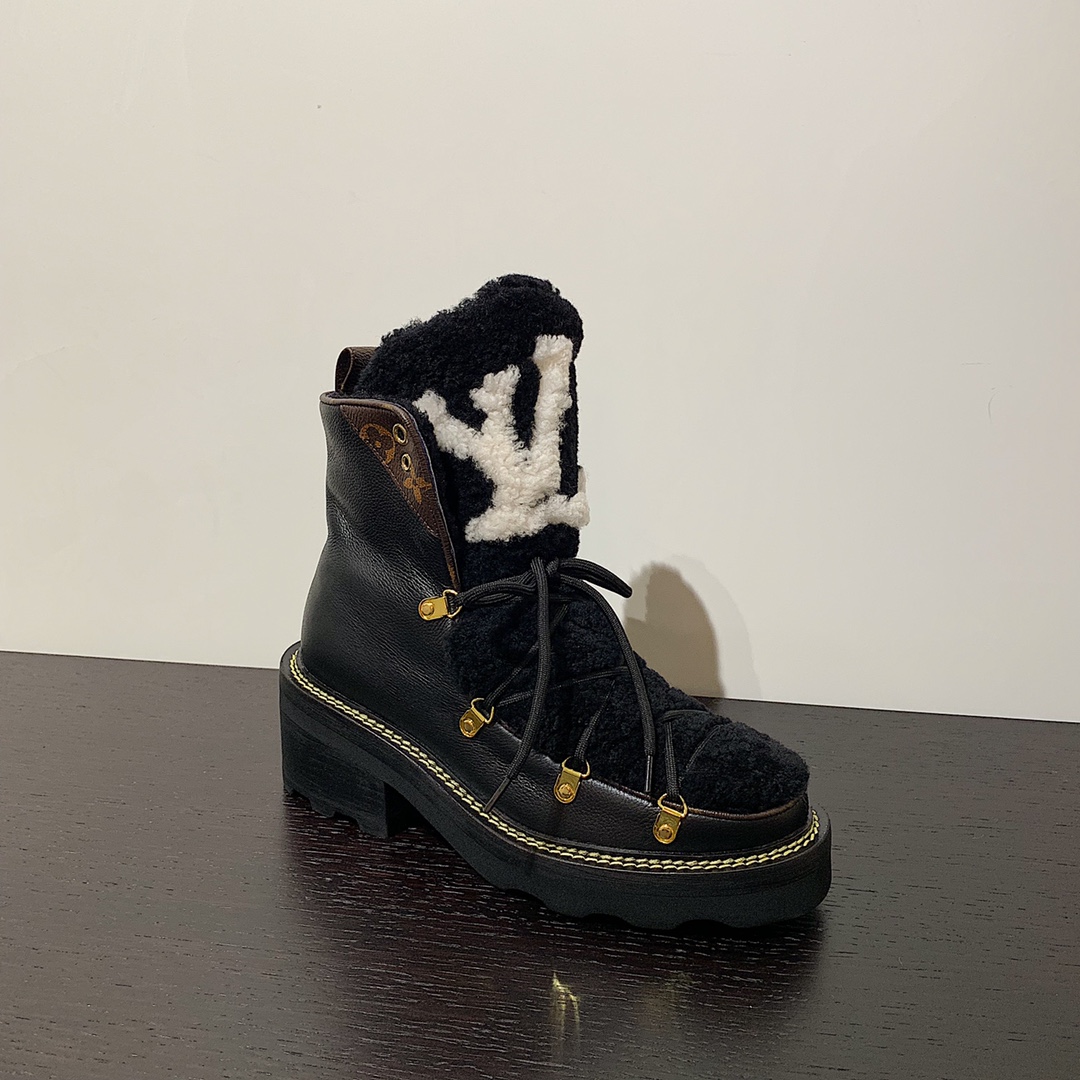 l0*is V*t0n boots