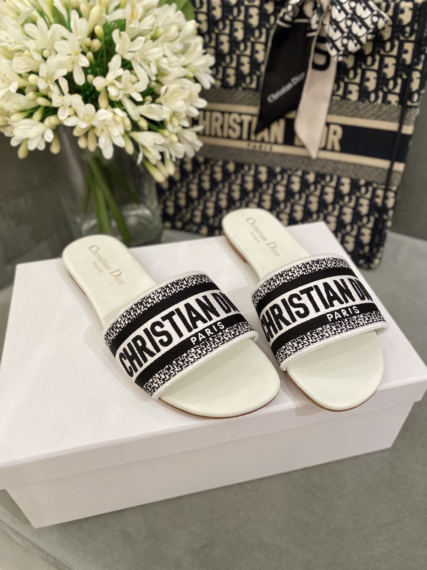 D*or slippers