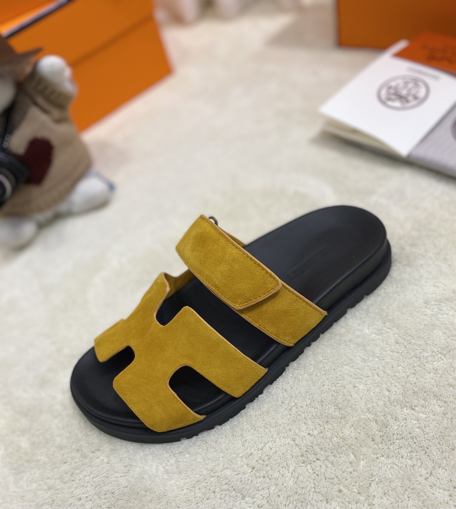 H**mes sandals