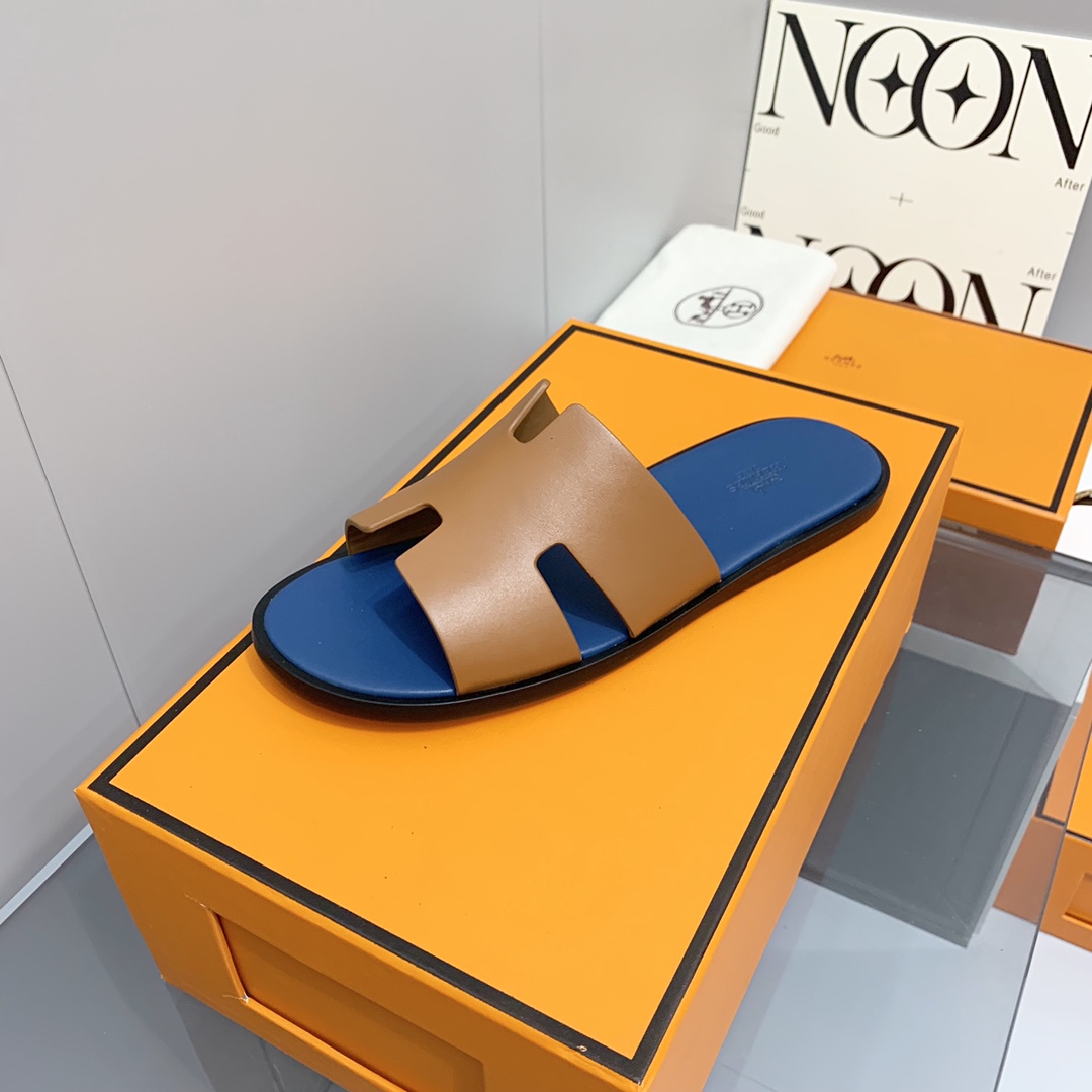 H**mes sandals