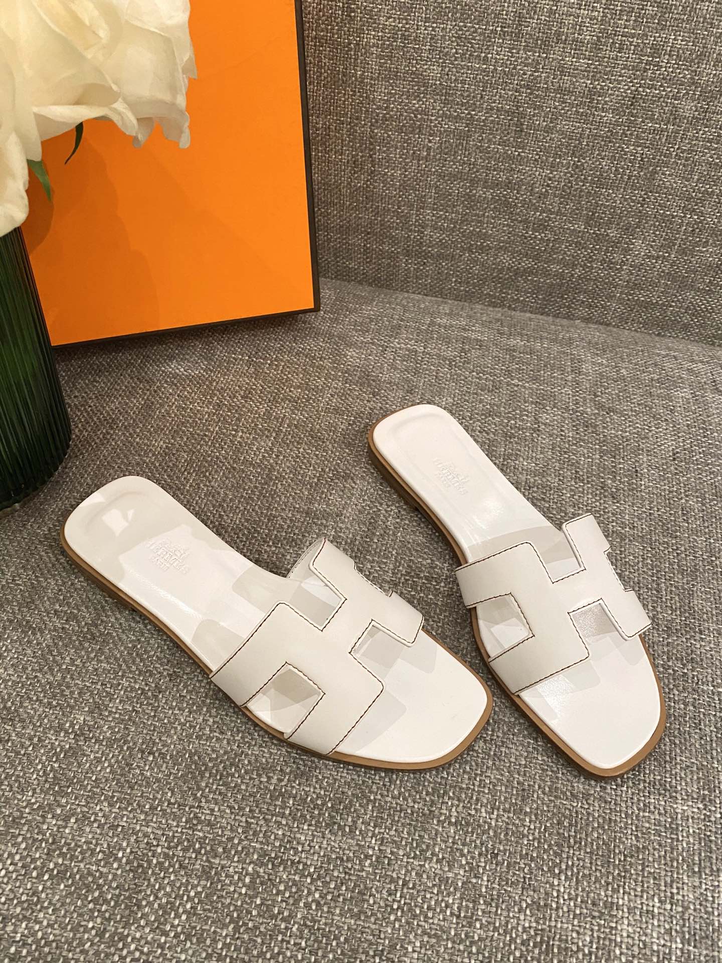 H**mes slippers in smooth leather