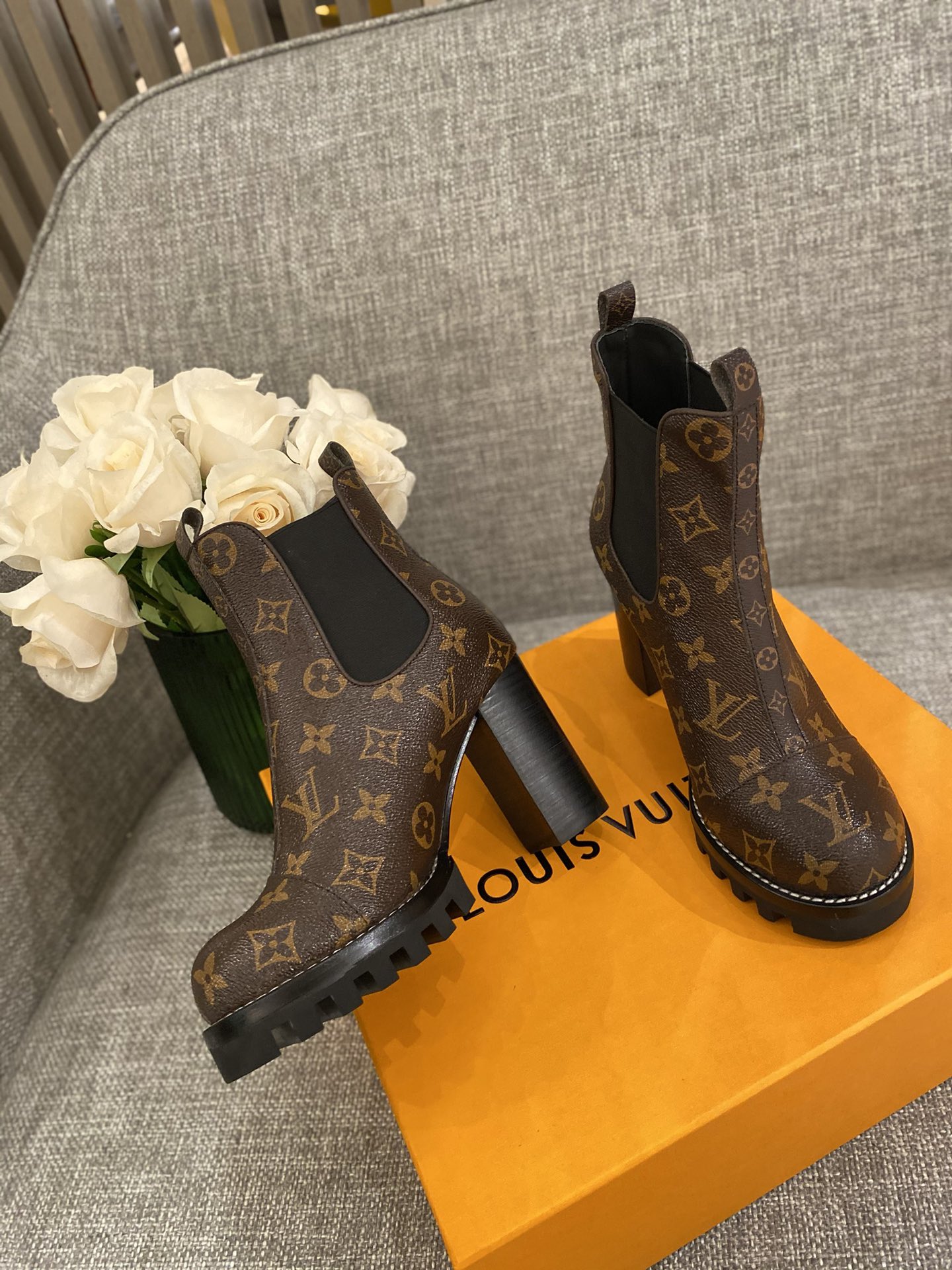 l0*is V*t0n boots