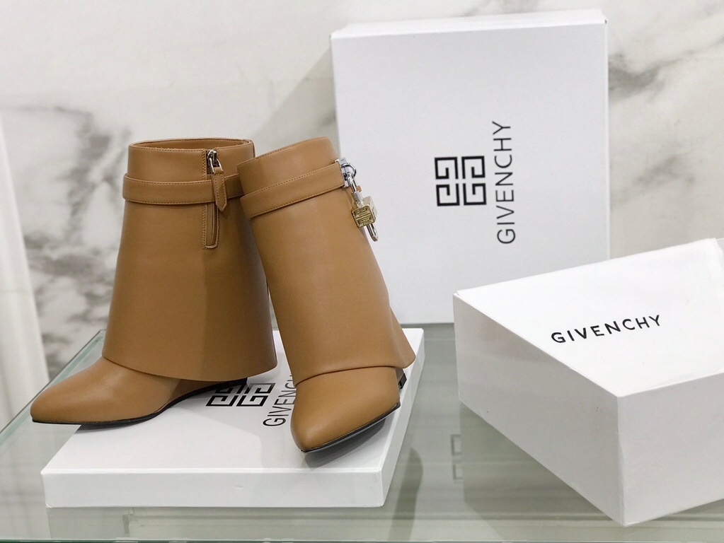 G1uenchy boots(eu35-42)