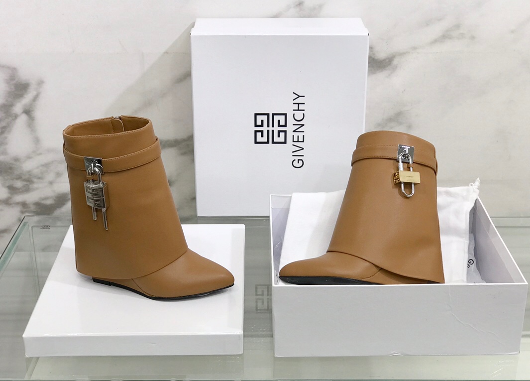 G1uenchy boots(eu35-42)