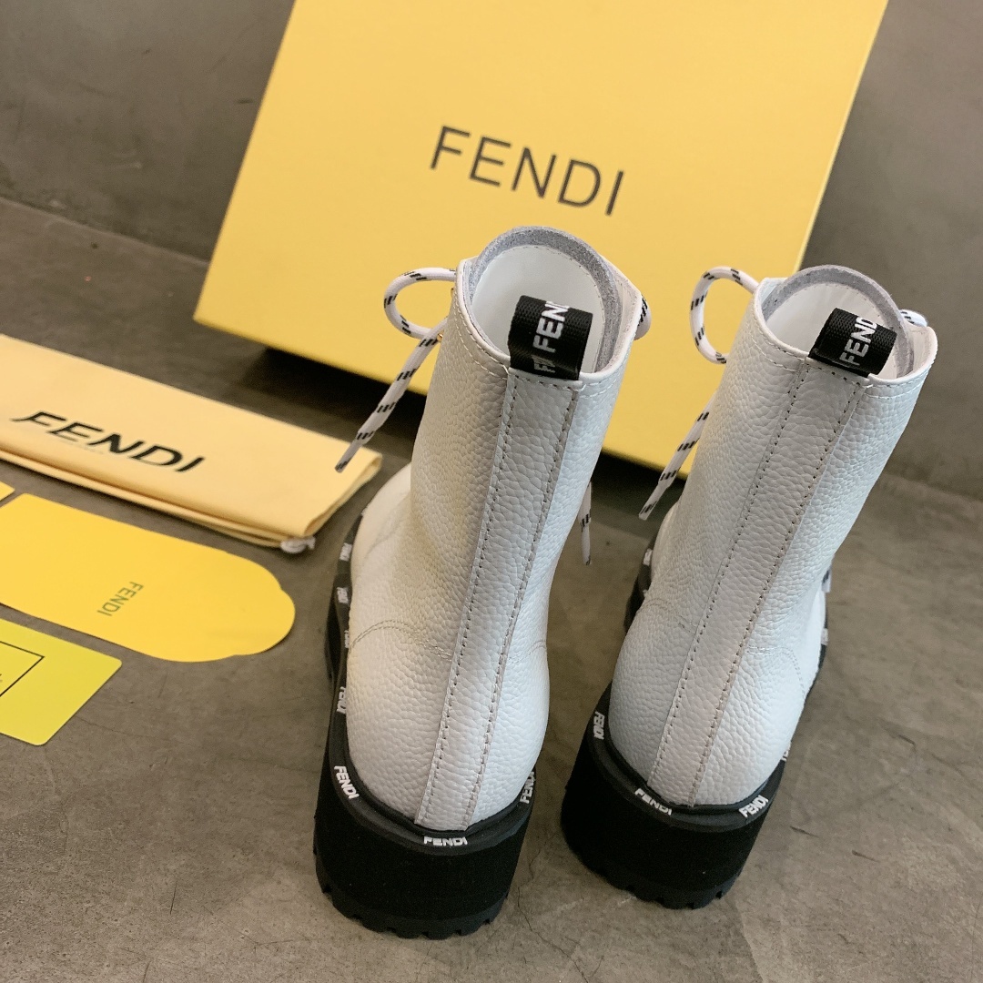 F**di boots