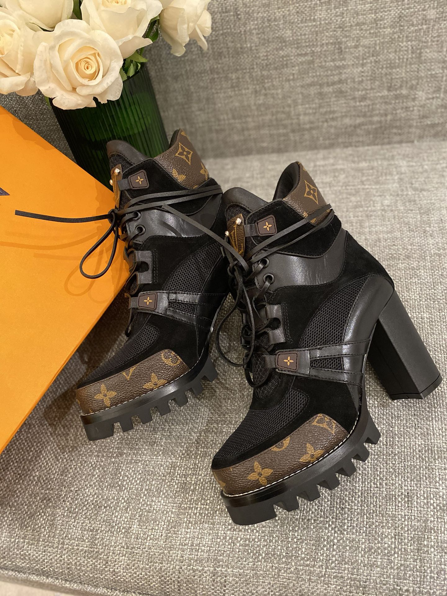 l0*is V*t0n boots