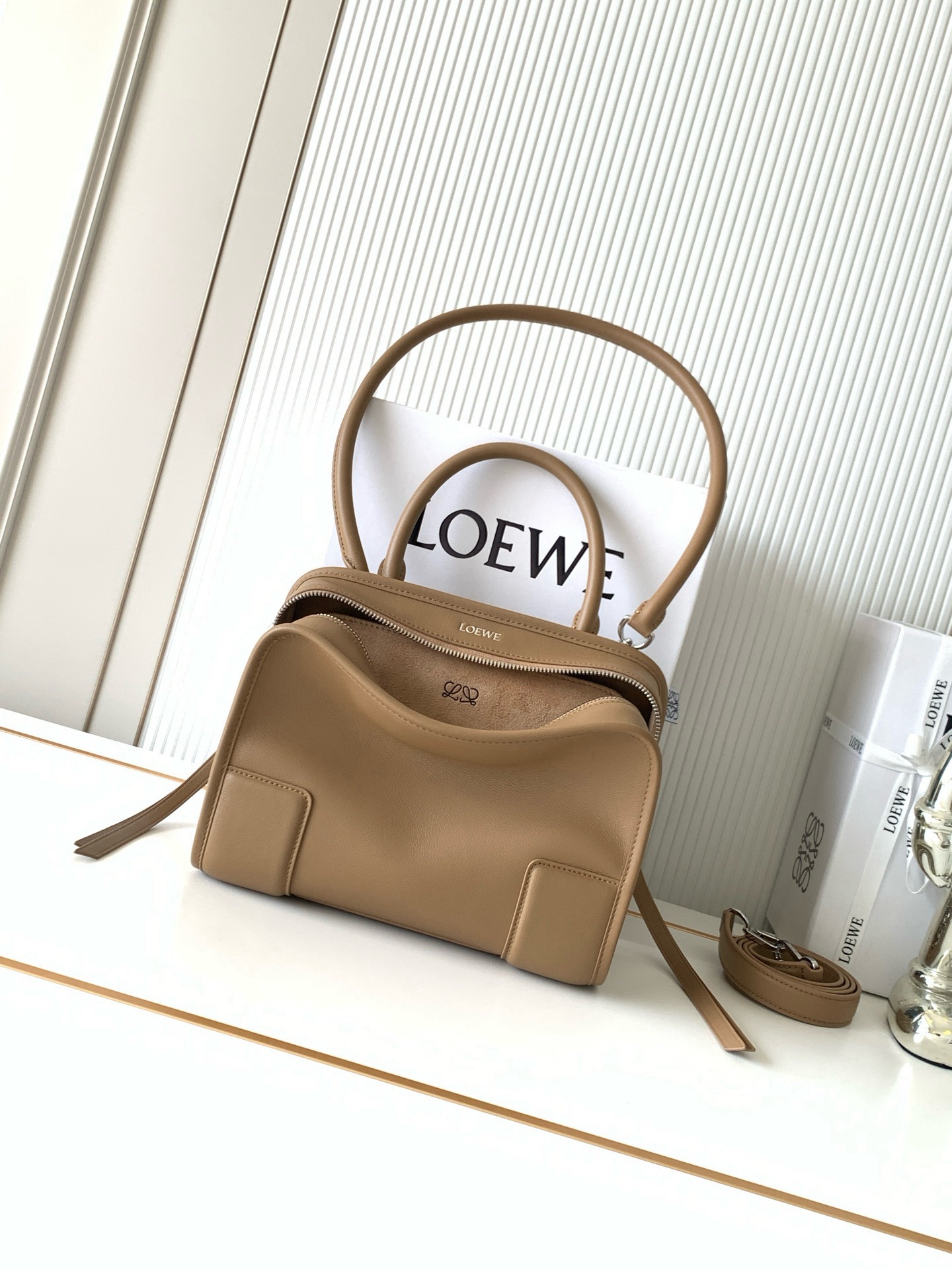 LOE*WE Small Amazona 180 Tote Bag-24*18.5*10CM