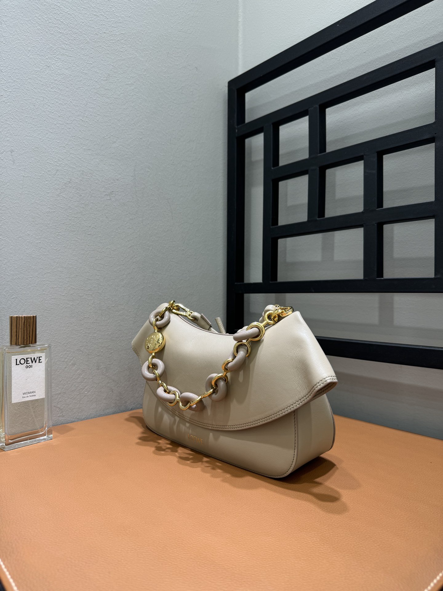 L0ew* Smooth Calfskin Donut Chain Medium Ola Shoulder Bag-26*16*18cCM