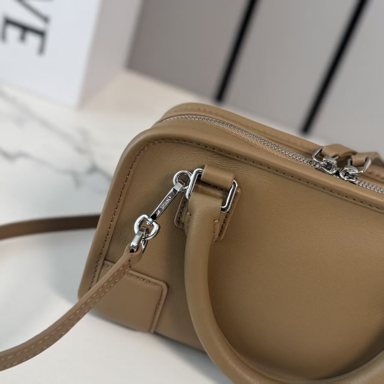 LOE*WE Mini Amazona 180 Tote Bag-20*7*11.5CM