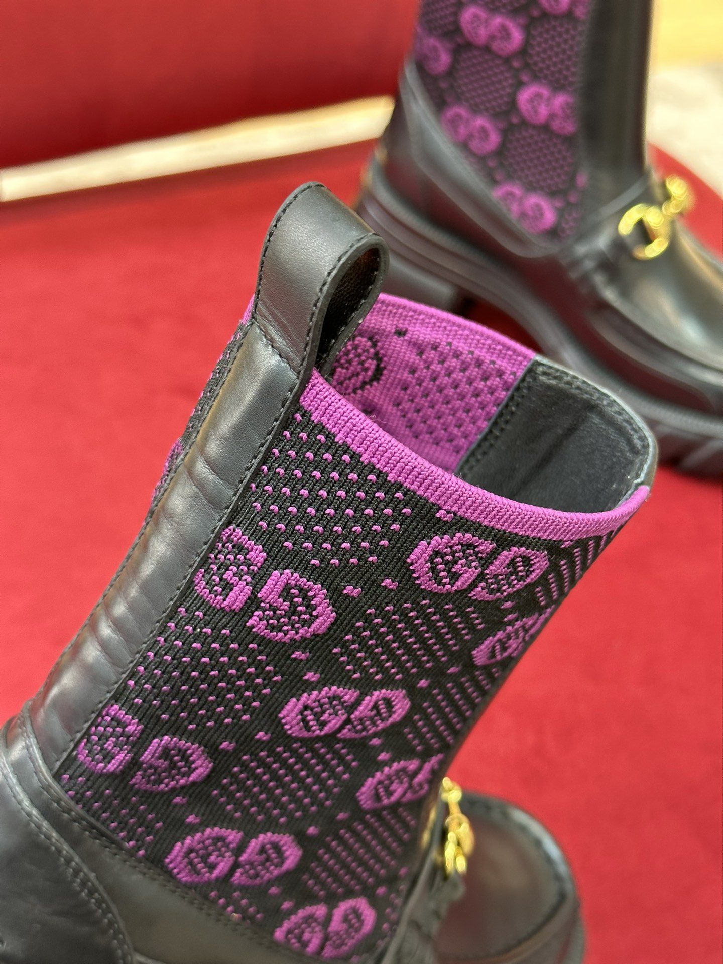 G*u*i boots