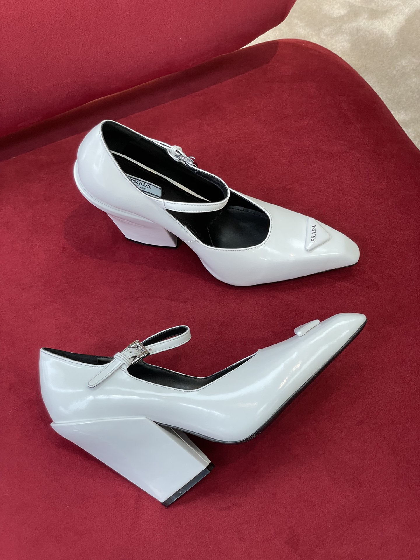 Pra*a heels 2022ss