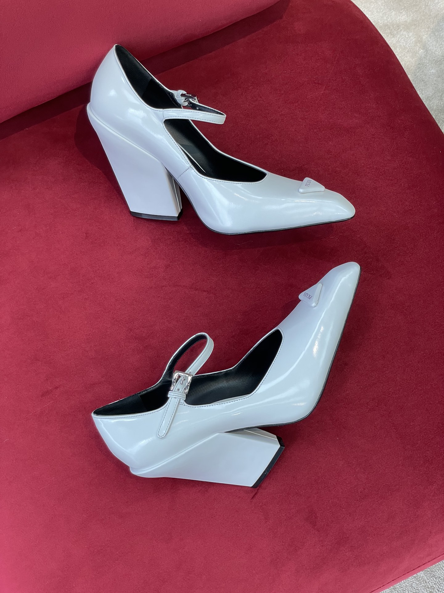 Pra*a heels 2022ss