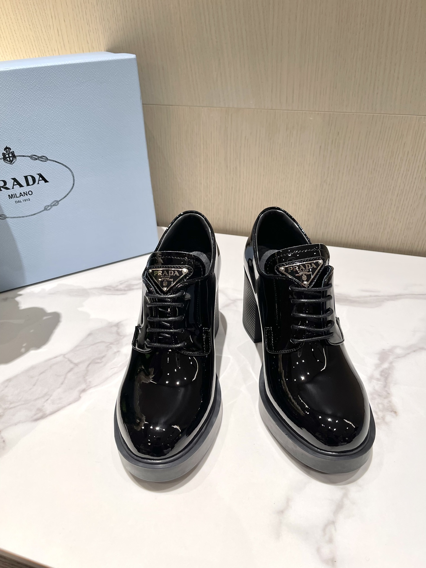Pra*a loafers 2022ss