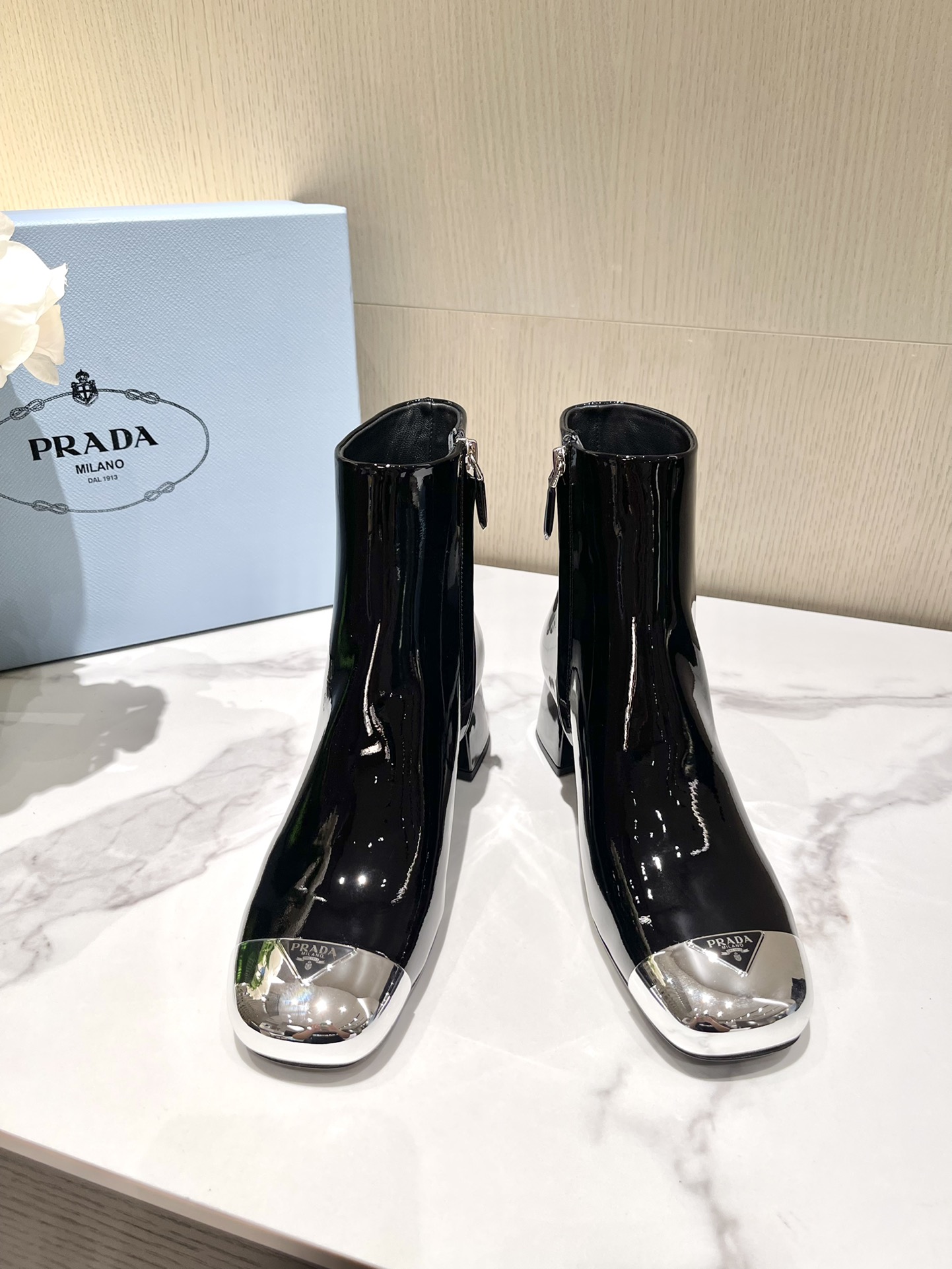Pra*a loafers 2022ss