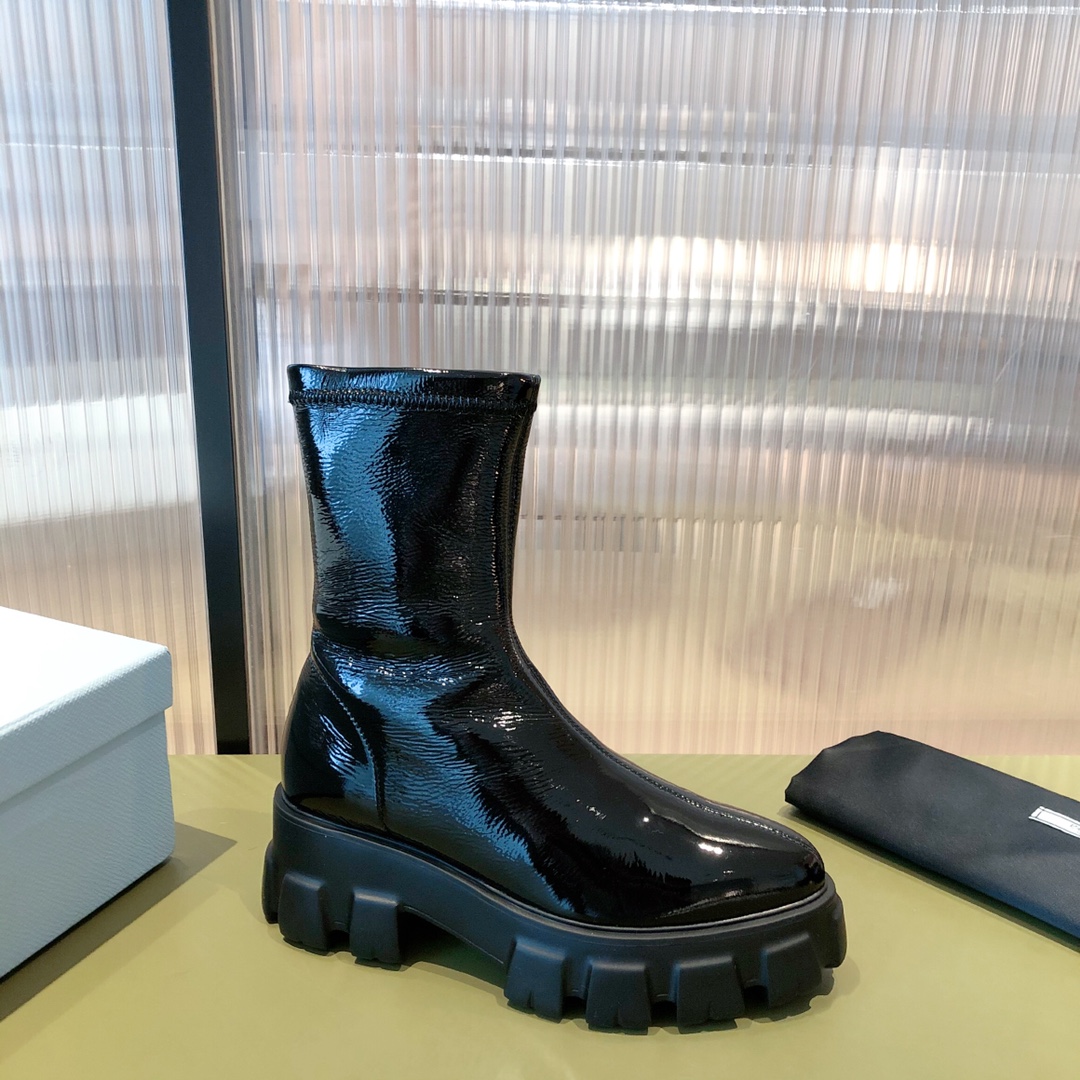Pra*a boots 2011ss