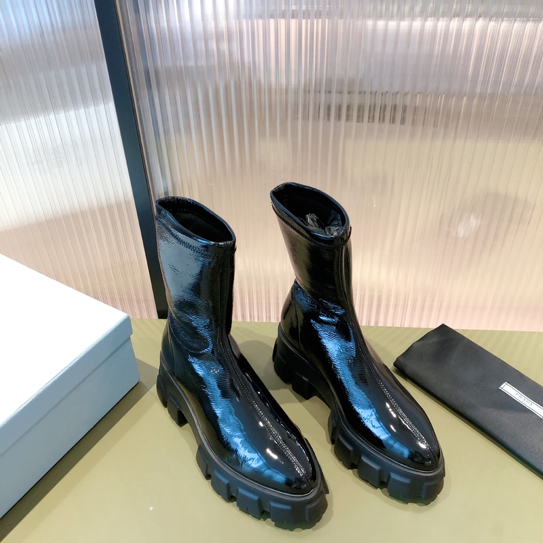 Pra*a boots 2011ss
