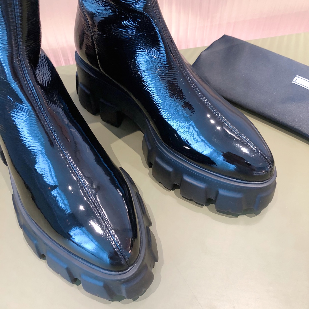Pra*a boots 2011ss