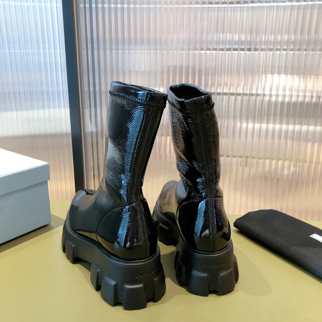Pra*a boots 2011ss