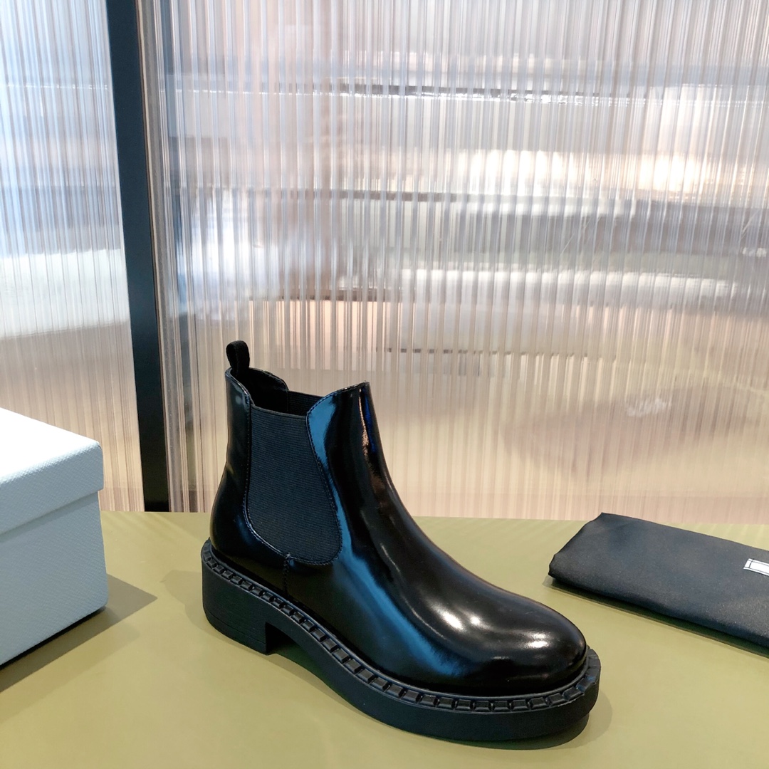 Pra*a boots 2011ss