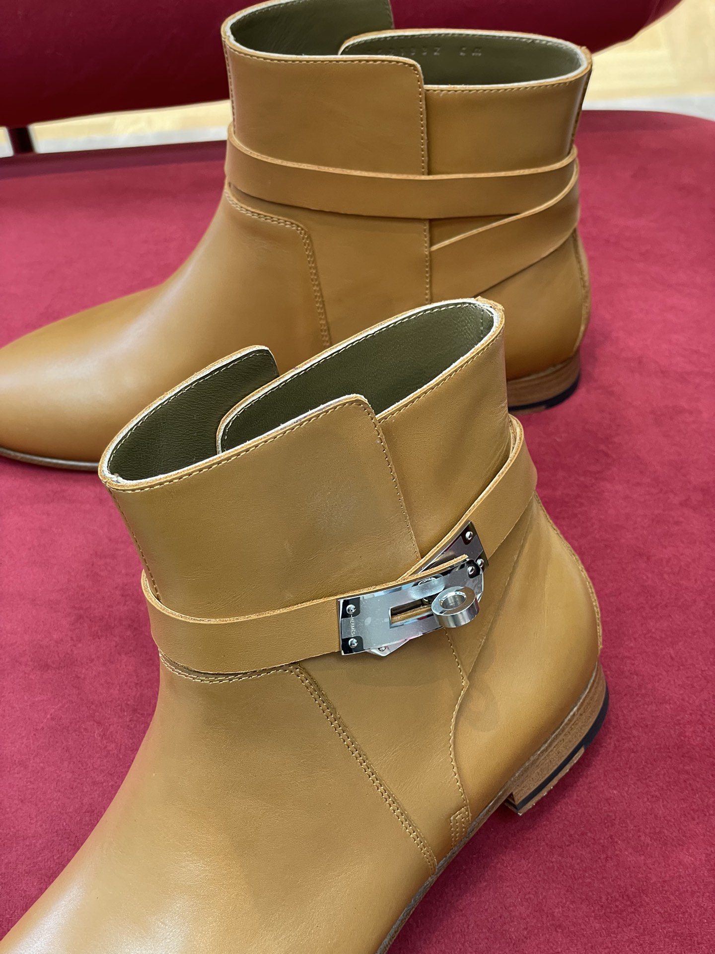 H**mes boots