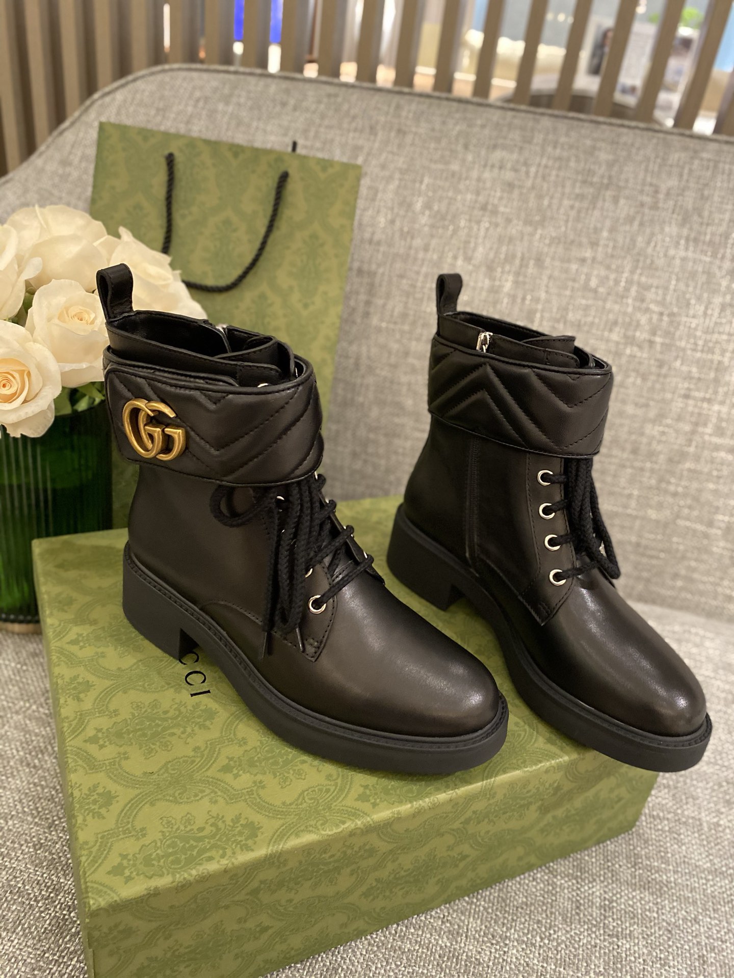G*u*i boots