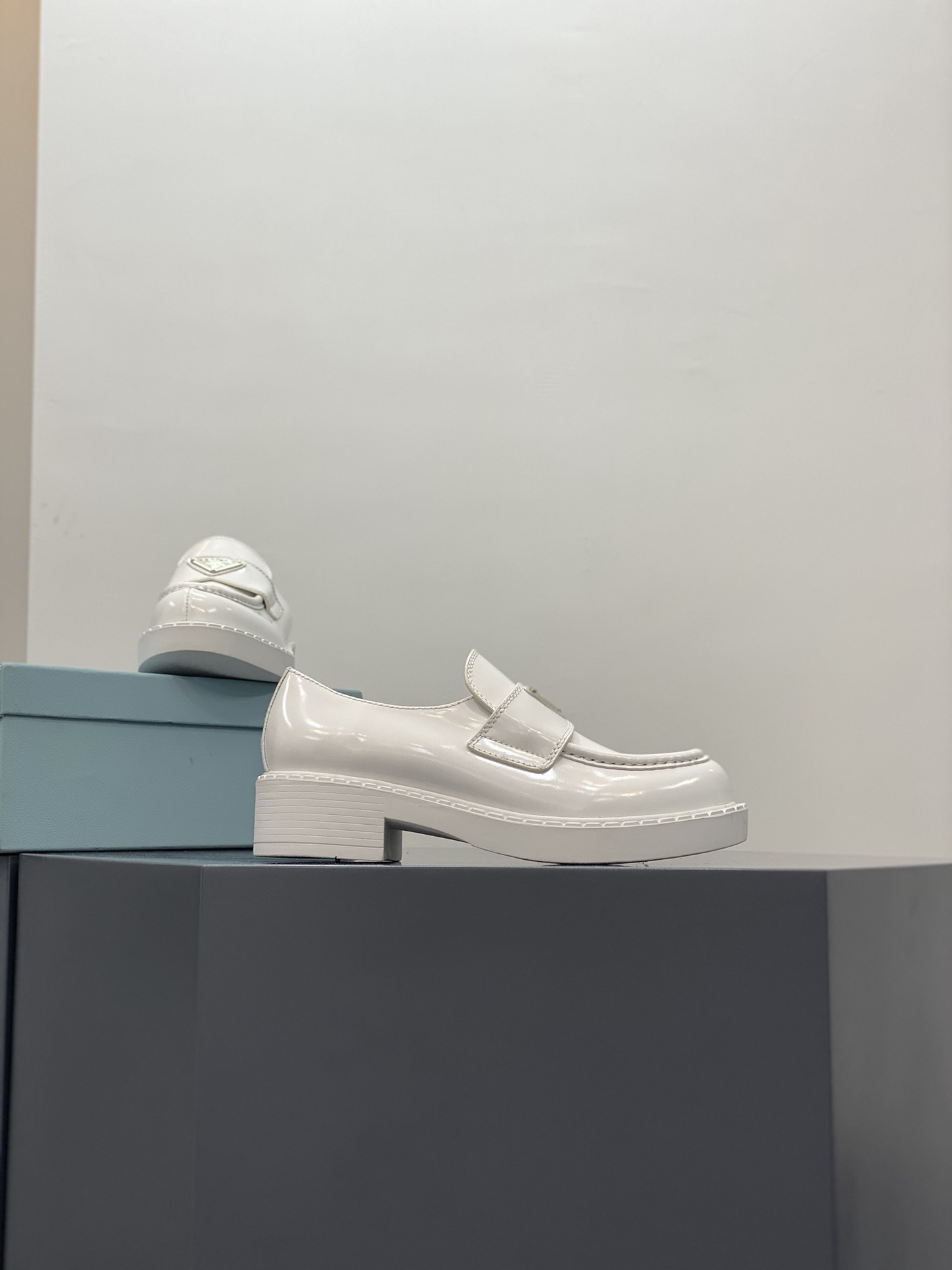 Pra*a loafers 2022ss