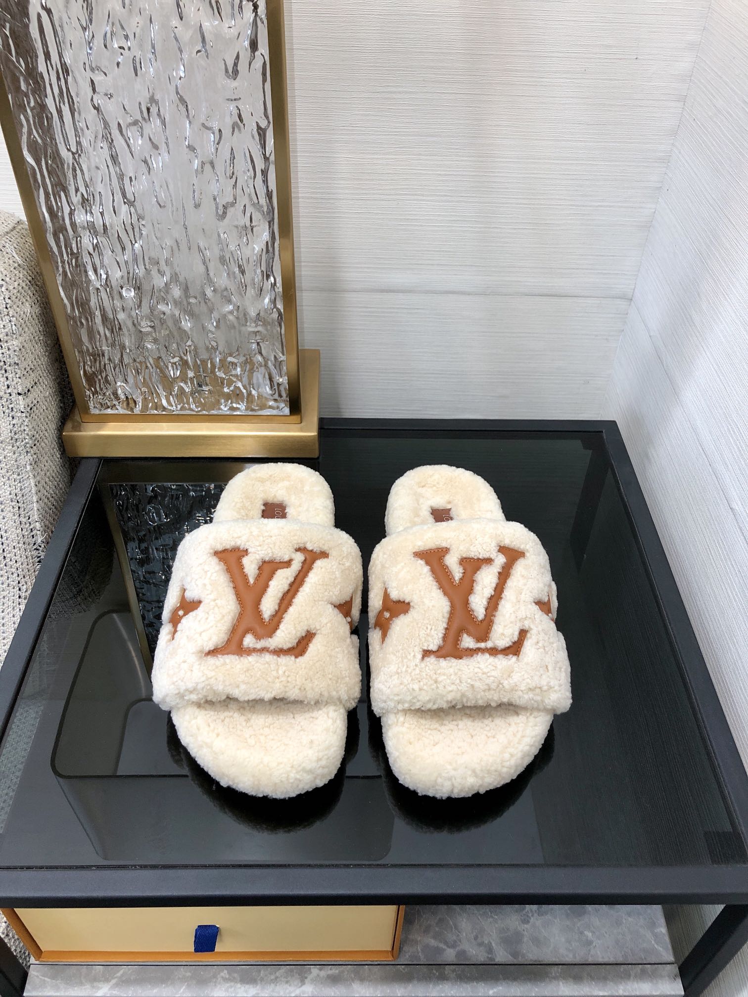 l0*is V*t0n slides