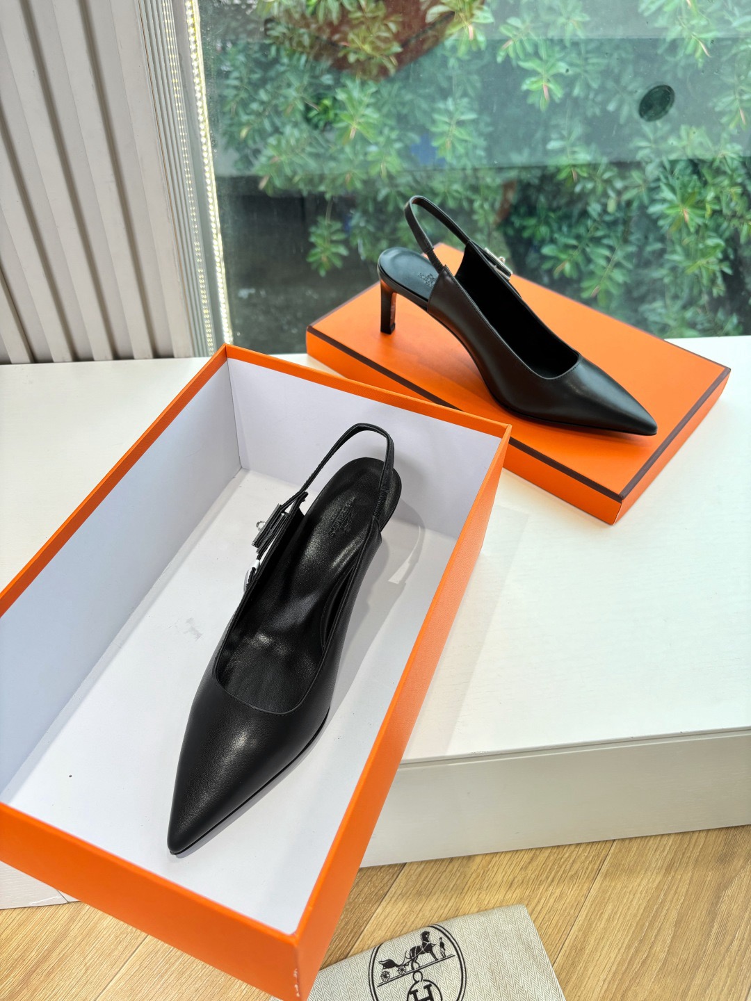 H**me5 heels