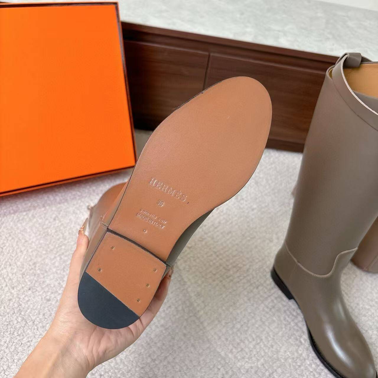H**me5 boots