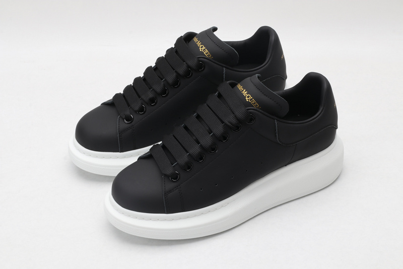 A1exa*der m*q*en sports shoes