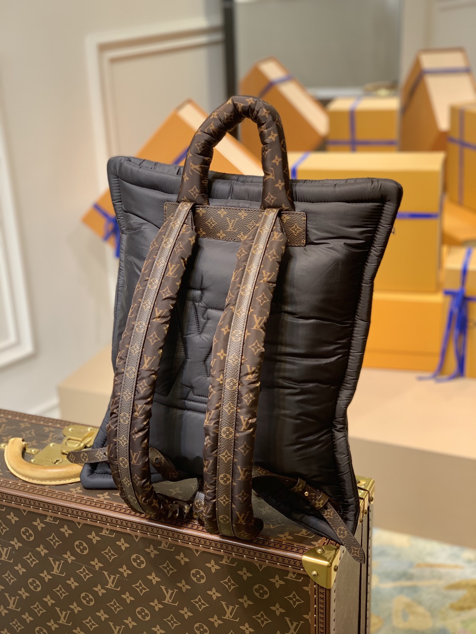 l0*is V*t0n onthego handbag-39*46*3cm