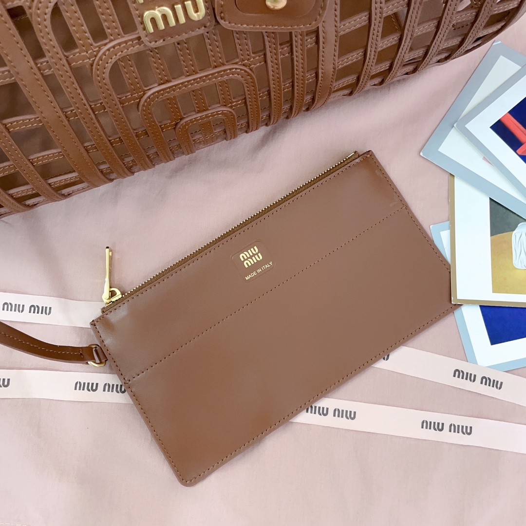 M1um1u wander bag-40x21 x 15.5cm