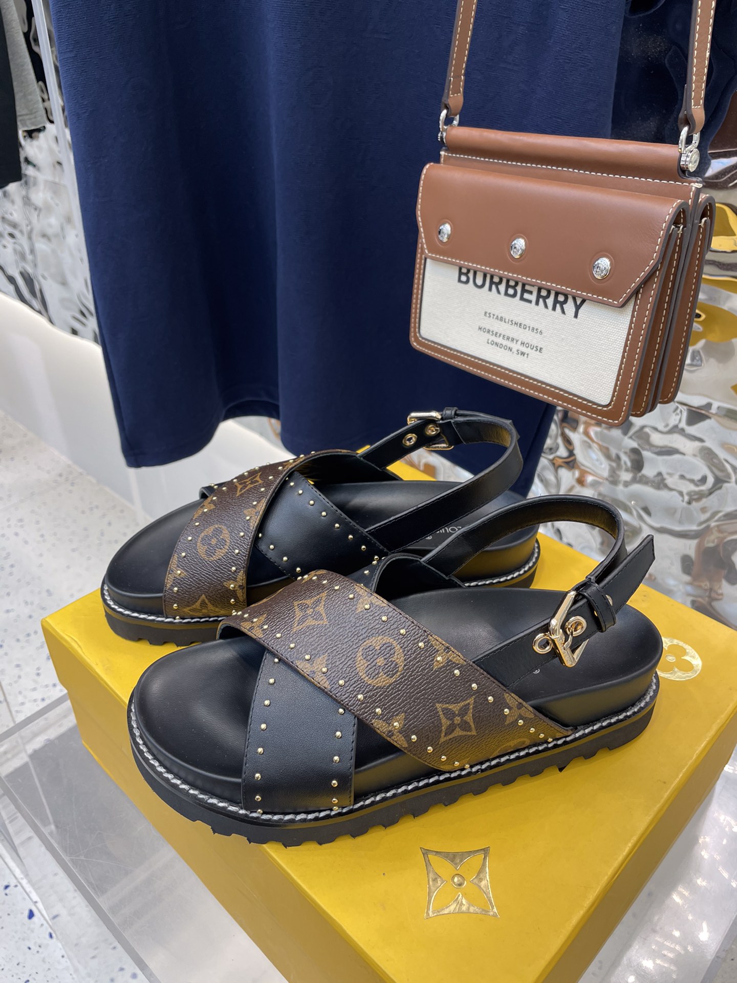 l0*is V*t0n sandals