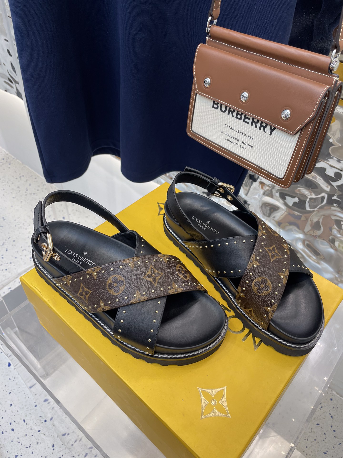 l0*is V*t0n sandals