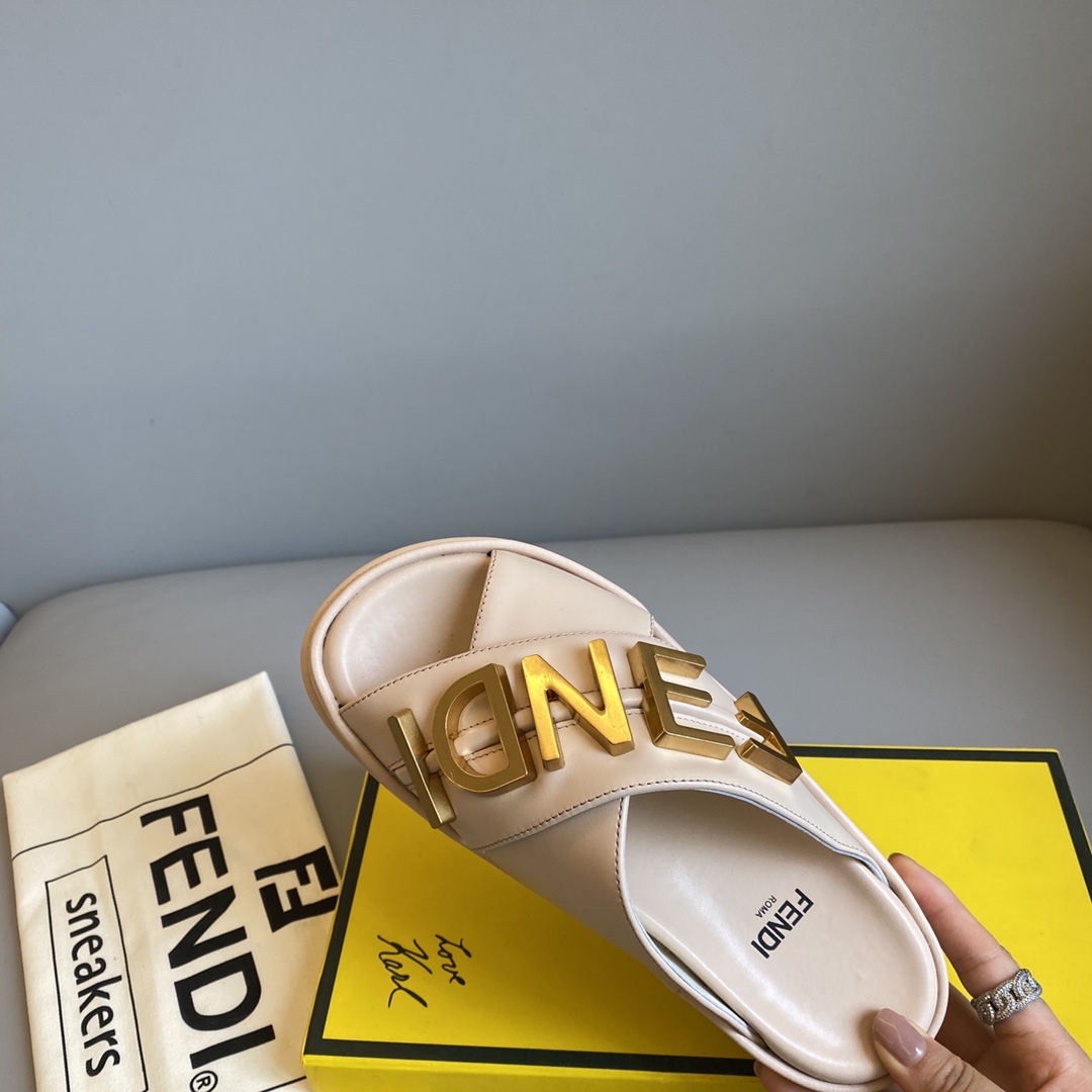 F**digraphy sandals(eu35-41)