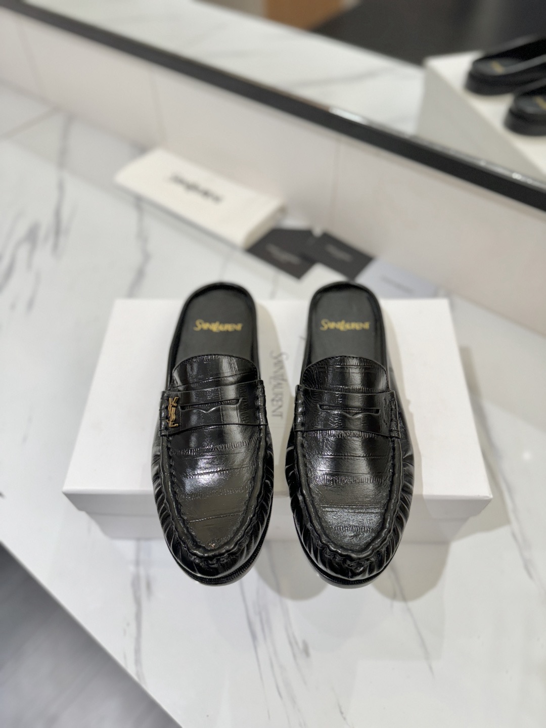 Y51 Loafer