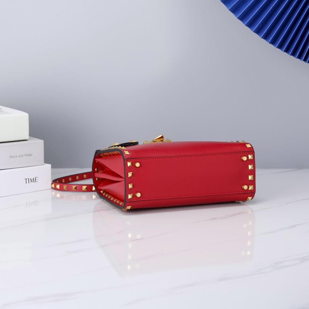 Va1e*ntin0 garavani rockstud alcove-22*17*9cm